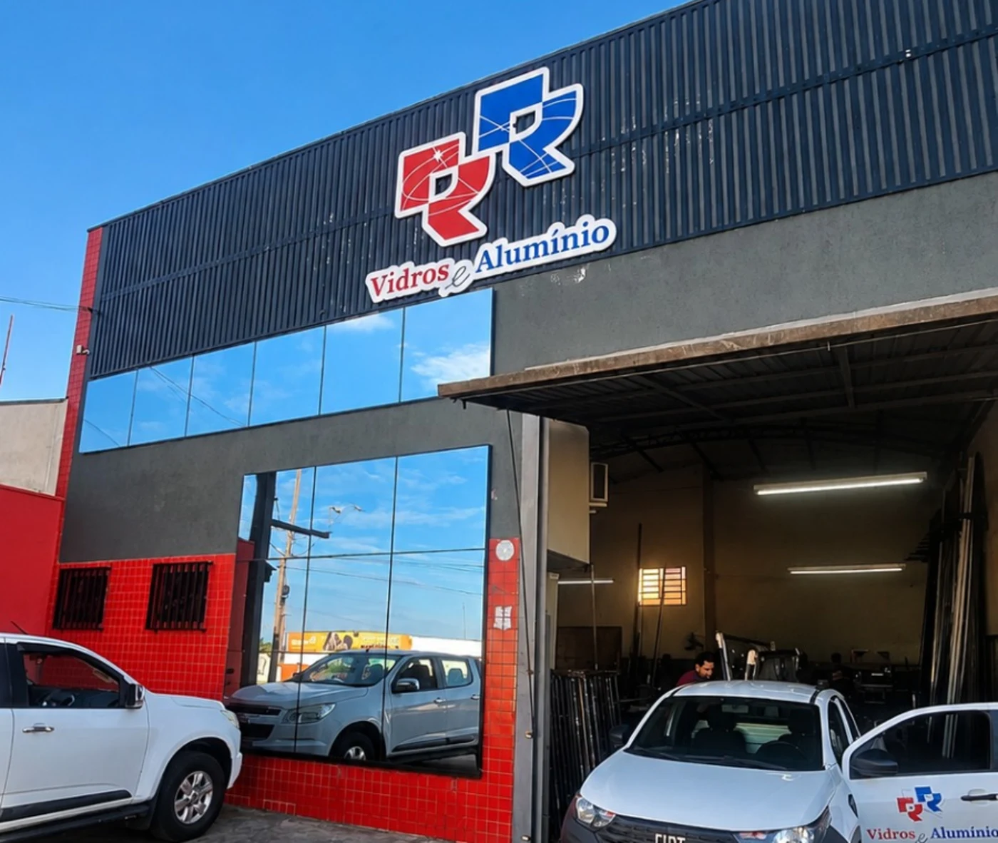 Fábrica da RR Vidros e Alumínio em Jaú